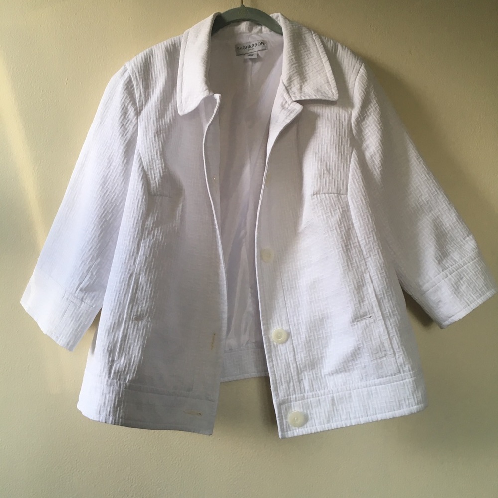⬇️White Sag harbor lined jacket size 20W.